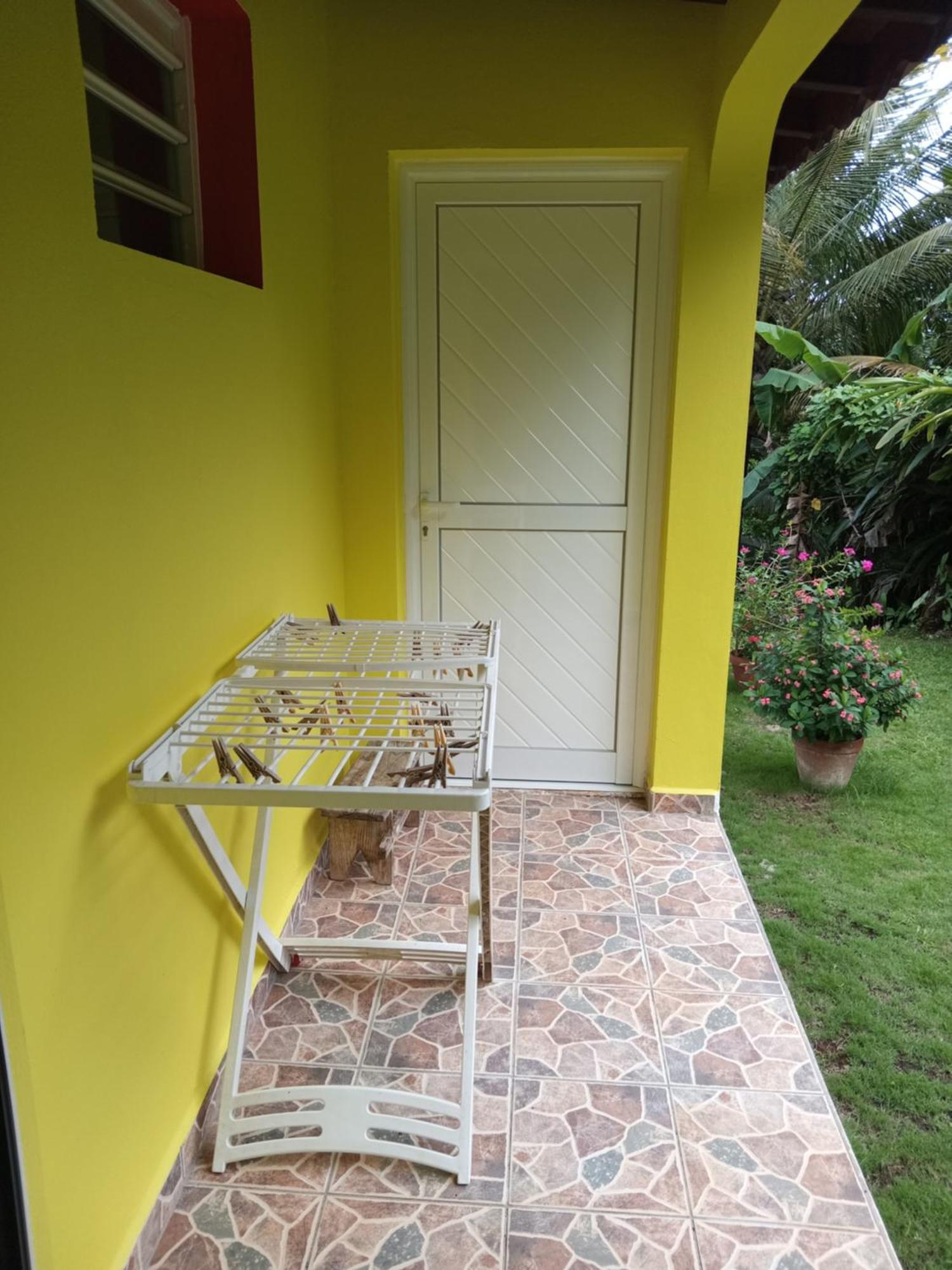 Bel Ti Case Dans La Verdure Hauteurs De Deshaies Kültér fotó
